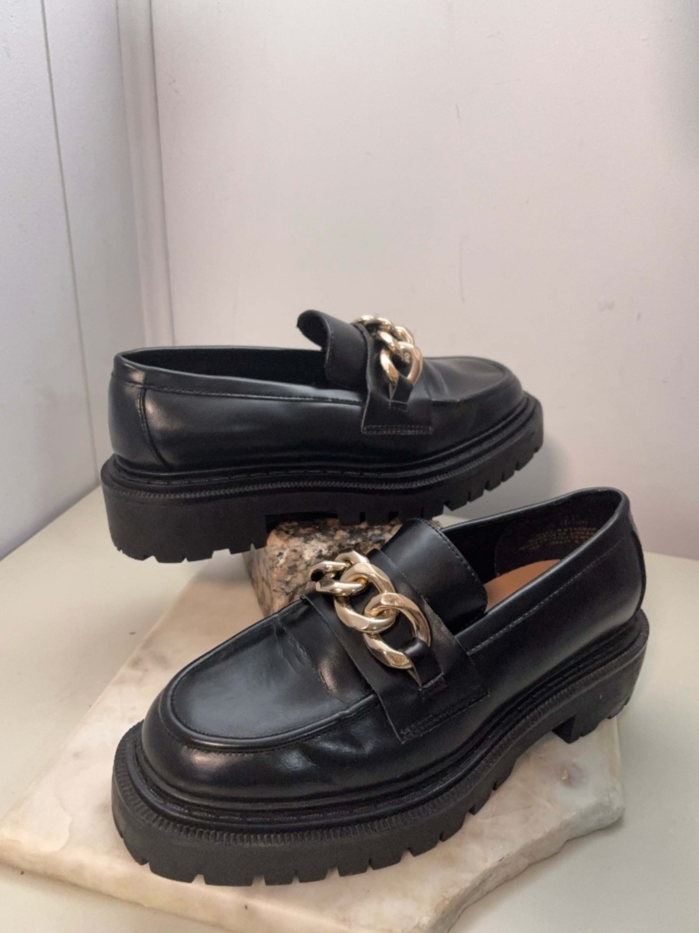 H&M Women’s Black Chunky Loafers Gold Chain Lug Sole Platform Shoes US 6